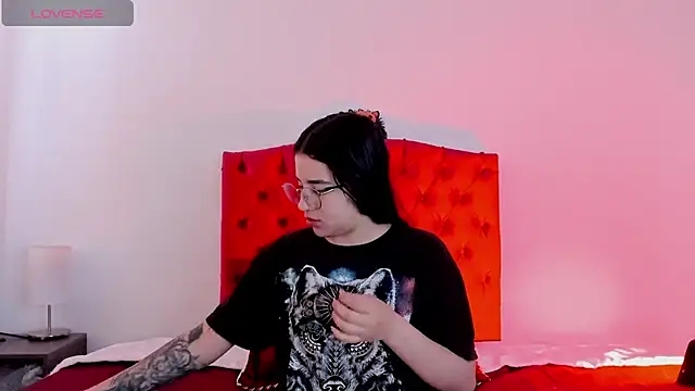 aliice walker  online show from December 21, 2024, 1:32 pm