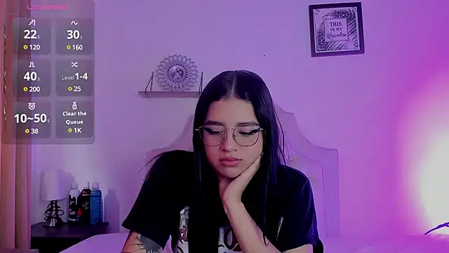 aliice walker  online show from February 3, 2025, 3:17 pm