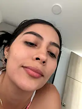 Sophie  Foxxx online show from November 15, 2025, 8:05 pm