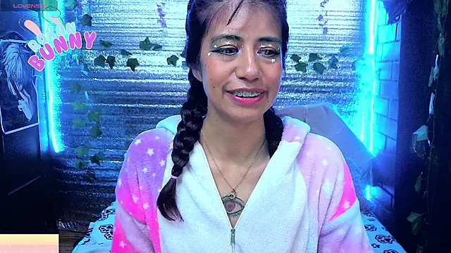 Roxanbunny1 online show from March 27, 2026, 4:18 pm