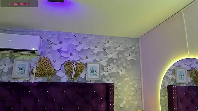 dalila salazar online show from April 23, 2026, 2:57 am