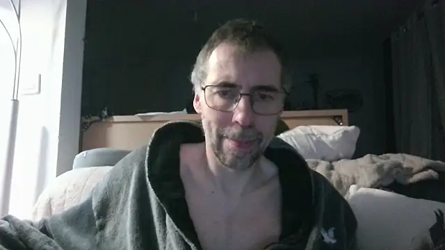 ptitcanard60600 online show from February 15, 2026, 10:39 pm