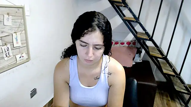 samantha baby  online show from March 5, 2025, 11:27 pm