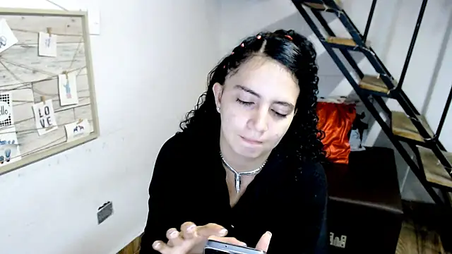 samantha baby  online show from March 14, 2025, 9:00 pm