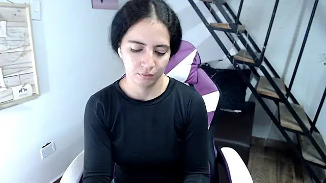 samantha baby  online show from November 5, 2025, 8:31 pm