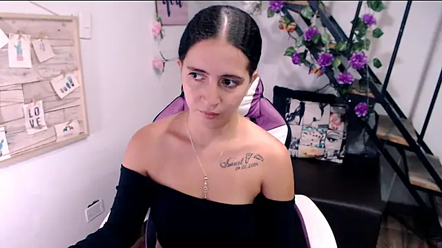 samantha baby  online show from June 6, 2026, 6:45 pm