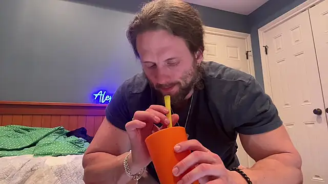 Snapshot of alexmannd chatting on December 19, 2024, 1:50 am alexmannd online show from December 19, 2024, 1:50 am