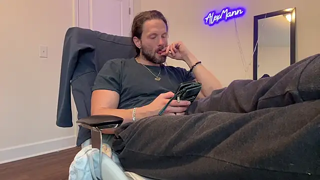 Snapshot of alexmannd chatting on January 26, 2025, 1:36 pm alexmannd online show from January 26, 2025, 1:36 pm