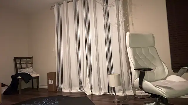 Snapshot of alexmannd chatting on February 26, 2026, 2:32 am alexmannd online show from February 26, 2026, 2:32 am