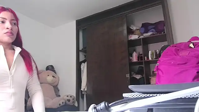 Snapshot of ari_sexy1 chatting on December 3, 2025, 5:44 pm ari sexy1 online show from December 3, 2025, 5:44 pm