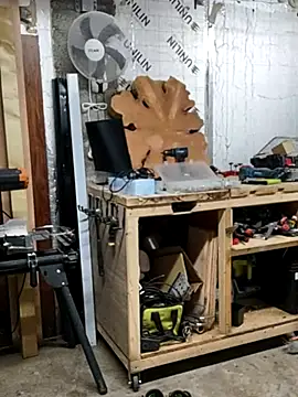 Snapshot of handyman820 chatting on October 29, 2025, 5:04 pm handyman820 online show from October 29, 2025, 5:04 pm