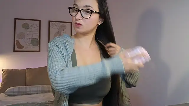 Snapshot of leyla_babe chatting on January 2, 2025, 9:28 pm leyla babe online show from January 2, 2025, 9:28 pm