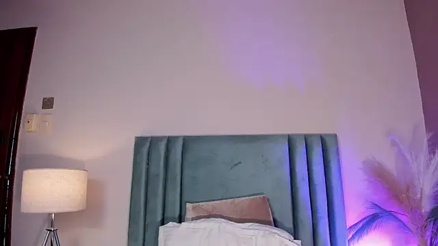 NoraDasilva online show from April 10, 2026, 12:38 am