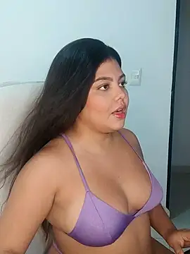 kiara-evans02 online show from September 25, 2025, 10:24 pm