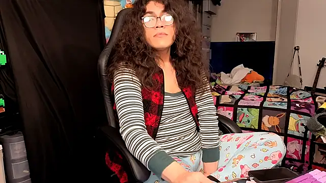 ShinyCherub online show from November 30, 2025, 6:39 am