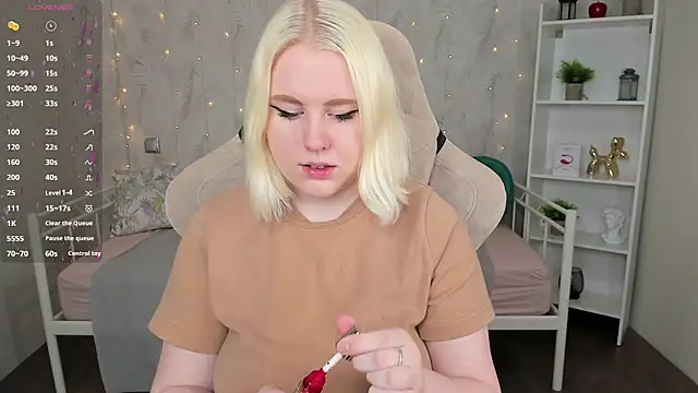 art lovee online show from February 26, 2025, 8:37 am