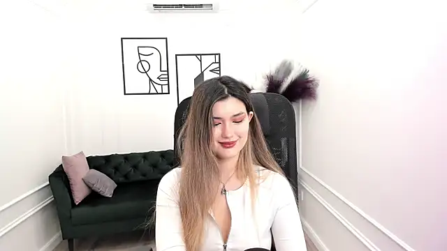 AnneTLi online show from September 29, 2025, 3:33 am