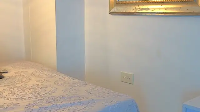 KeryHillson online show from November 27, 2025, 11:56 am