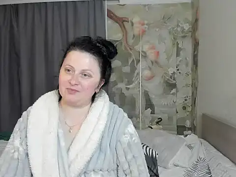 Lillian2 online show from May 25, 2026, 8:48 pm