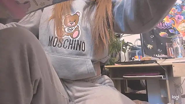 MYFAVOURITESTRAGER online show from February 21, 2025, 3:56 am