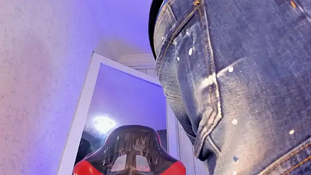 DominicSccott online show from October 15, 2025, 1:00 pm