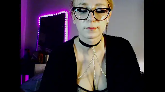 Snapshot of welliza chatting on December 14, 2024, 4:34 am welliza online show from December 14, 2024, 4:34 am