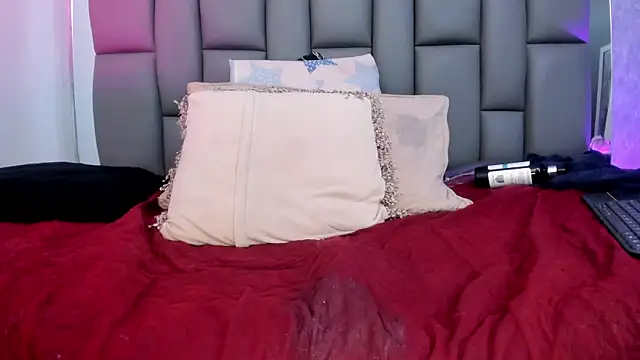  MiaBrown  online show from February 25, 2025, 6:09 pm