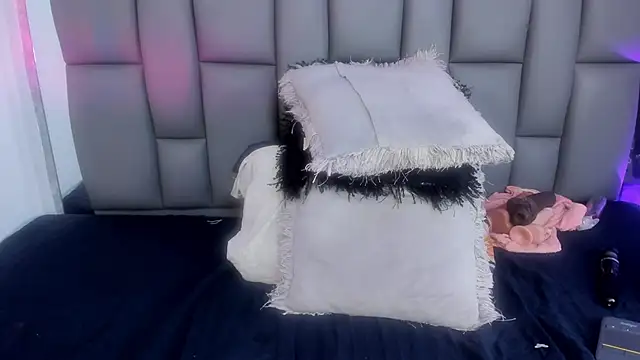  MiaBrown  online show from March 19, 2025, 6:23 pm