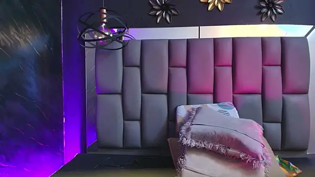  MiaBrown  online show from November 11, 2025, 12:05 pm