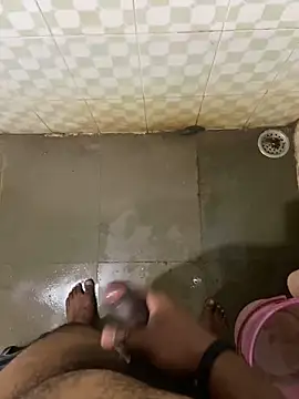 Snapshot of Honeydick7 chatting on December 19, 2024, 5:51 am Honeydick7 online show from December 19, 2024, 5:51 am