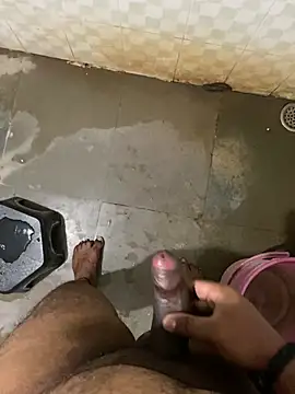 Snapshot of Honeydick7 chatting on February 13, 2025, 9:09 am Honeydick7 online show from February 13, 2025, 9:09 am