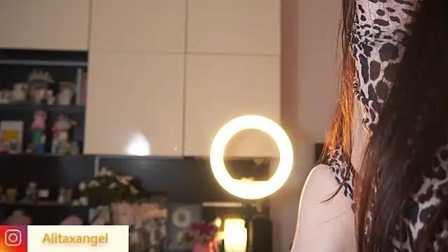 AlitaXAngelic online show from February 18, 2025, 1:44 pm