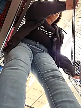 Snapshot of angelbaby1998 chatting on March 20, 2025, 4:09 pm angelbaby1998 online show from March 20, 2025, 4:09 pm