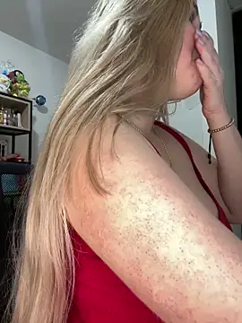 Celestedubois online show from June 7, 2026, 10:57 pm