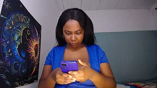 yselahot online show from December 1, 2025, 12:54 pm