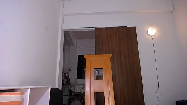 yselahot online show from March 23, 2026, 1:04 pm