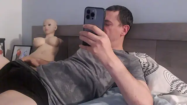 freddy0222222 online show from September 9, 2025, 6:02 am