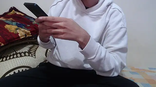 Alexdelarge323 online show from February 5, 2026, 11:37 am