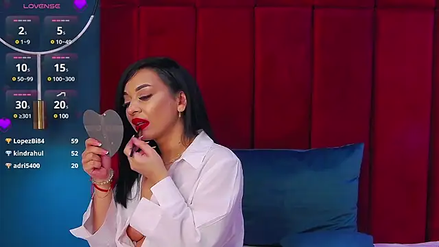 MadyLuxxx online show from March 8, 2025, 11:49 pm