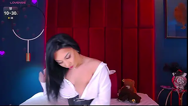 MadyLuxxx online show from November 25, 2025, 7:58 pm