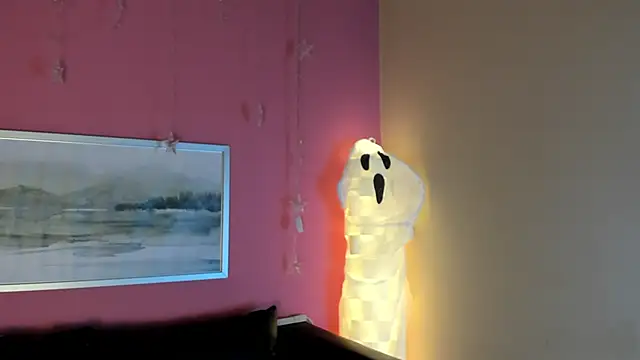 Tiffanysurez  online show from October 9, 2025, 8:29 pm