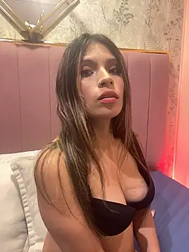 Snapshot of Tiffanysurez_ chatting on June 2, 2026, 8:00 pm Tiffanysurez online show from June 2, 2026, 8:00 pm