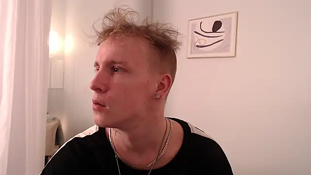 AlexxSweet online show from May 18, 2026, 4:40 am