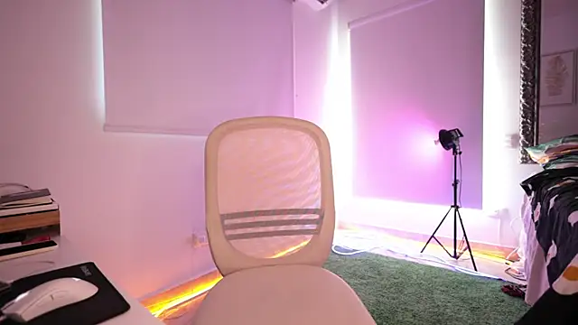 aliceabrams online show from October 3, 2025, 7:22 pm