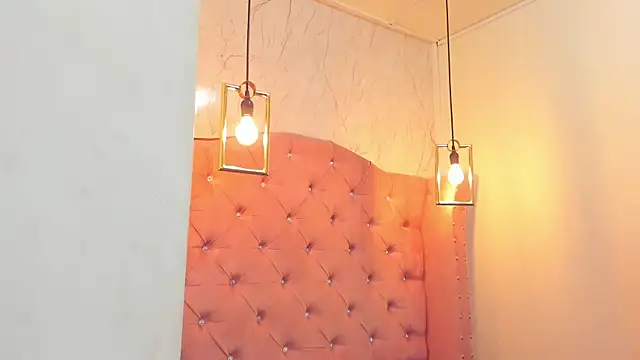 nalalye cruzz  online show from February 22, 2025, 2:17 am