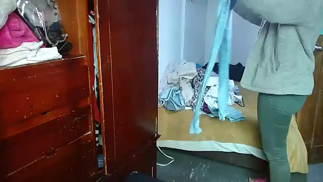 clarisse69 online show from September 9, 2025, 9:58 pm