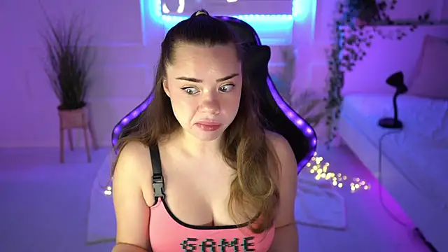 VixenMia online show from January 18, 2025, 3:20 am