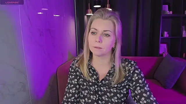 Annie Light online show from December 17, 2024, 5:40 am