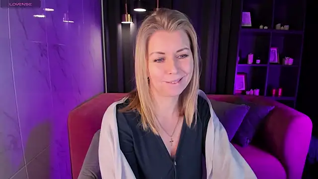 Annie Light online show from February 11, 2025, 8:48 am