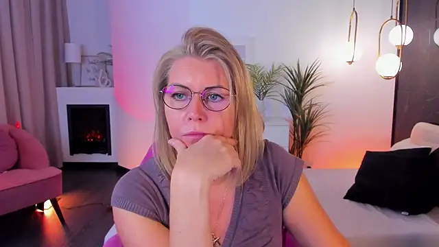 Annie Light online show from September 29, 2025, 5:56 am